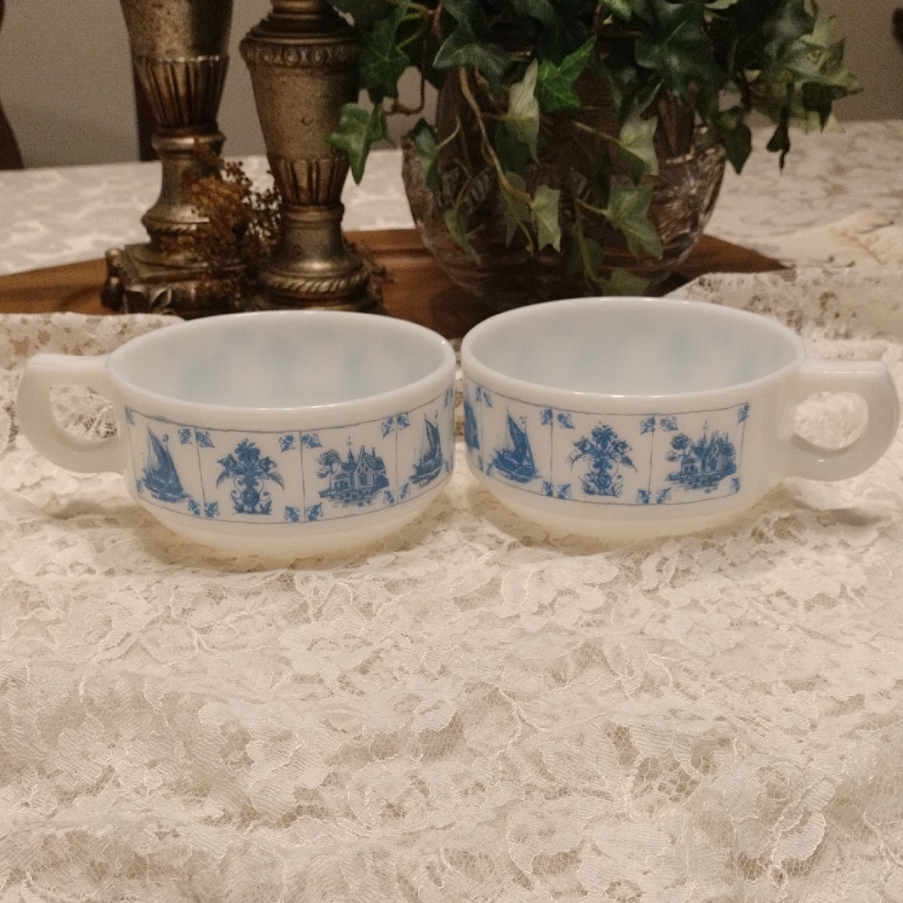 ⚜️ Vintage Milk Glass Soup Bowls - Set Of 2